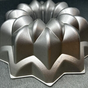 Nordic Ware Star Bundt Nonstick Cake Pan 10 Point Mold Victorian Nordicware USA